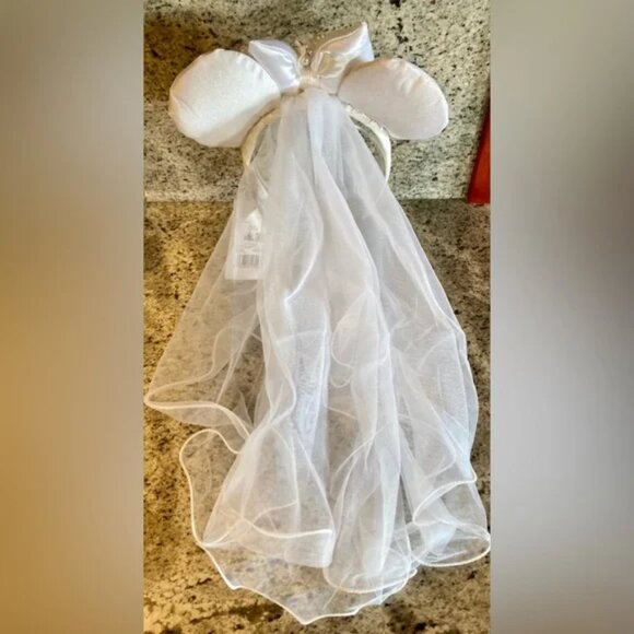 NWT Disney Minnie Mouse Wedding Veil Ears Bride Bridal White Headband